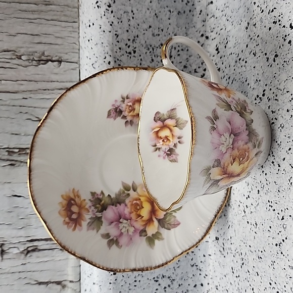 Regal Heritage Bone China Cup and Saucer Yellow Roses Floral Design Gold Trim - Picture 2 of 6